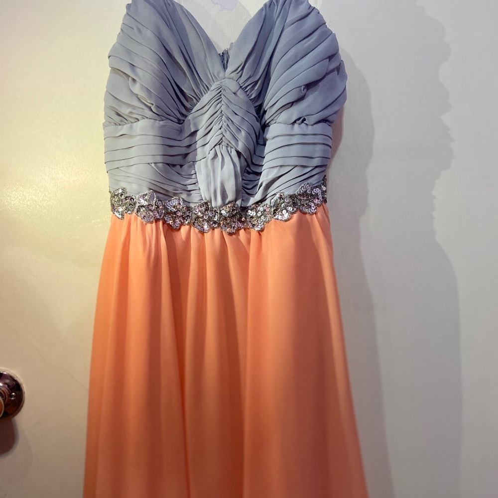Short cute dress.